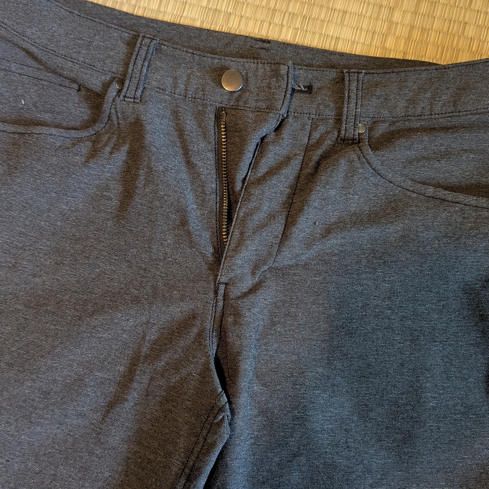 Lululemon Tech Canvas 30x30